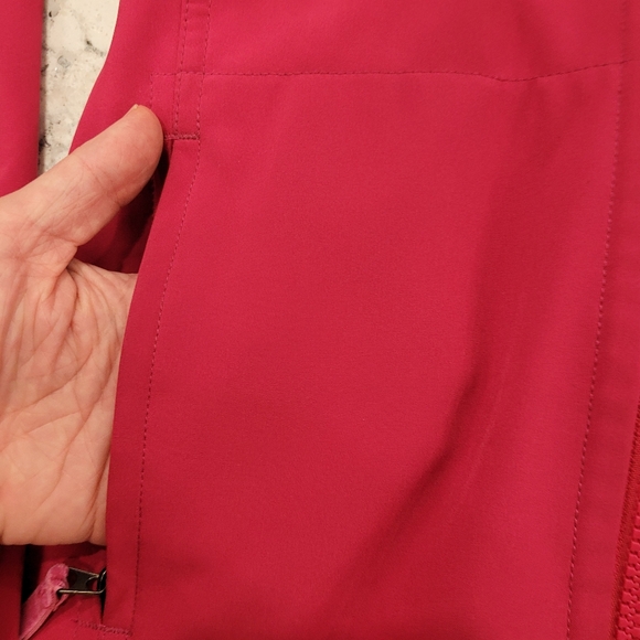 Lululemon Apres Yoga Rain Jacket Sz 4 Raspberry Pink Water Resistant - Picture 3 of 14